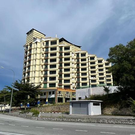 Marina Heights Hotel Residency Lumut Exterior photo