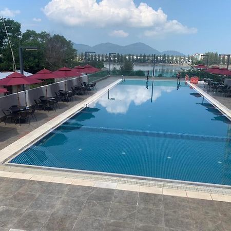 Marina Heights Hotel Residency Lumut Exterior photo